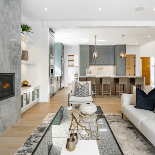 Contemporary,Living,Room,With,Open,Concept,View,Through,To,Dining